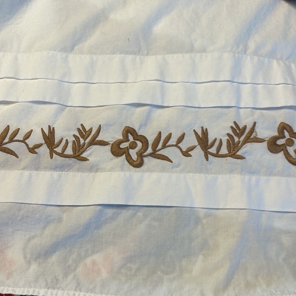 Crown and Ivey embroidered top - Picture 4 of 5